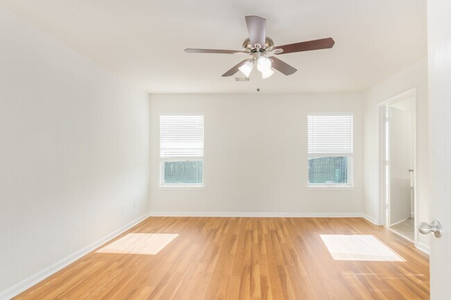 Building Photo - 13935 Prosperity Ridge Dr