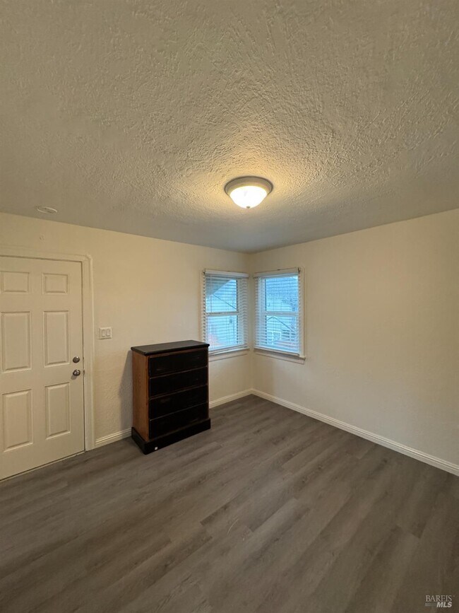 Building Photo - 318 Capitol St