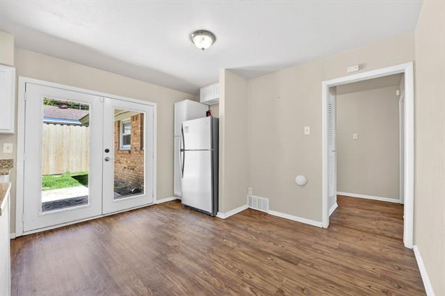 Building Photo - 2539 Hillsboro Ave