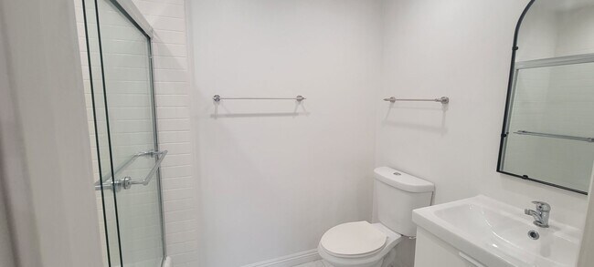 Building Photo - Welcome to our stunning 1-bedroom, 1.5-bat...