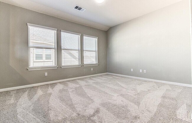 Building Photo - 508 Nogales Ln