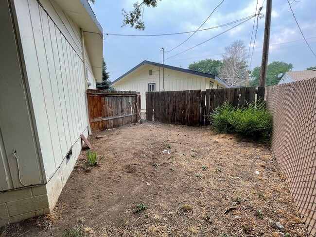 Building Photo - 1515 Arthur St