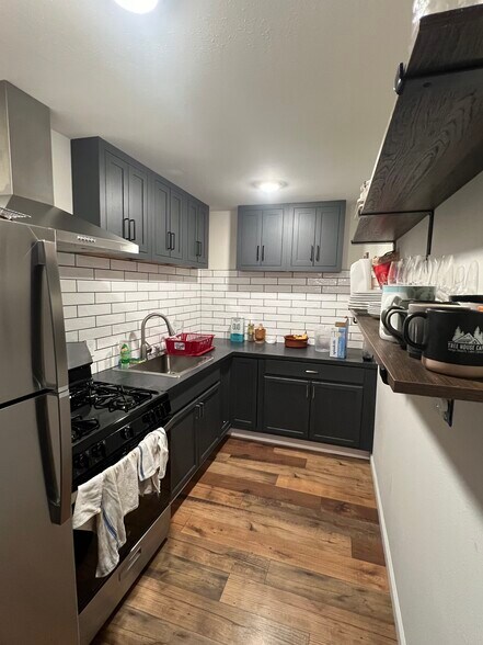 Building Photo - 4230 Garden Rd