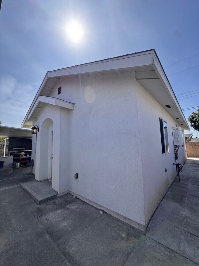 Building Photo - ADU Garden Grove