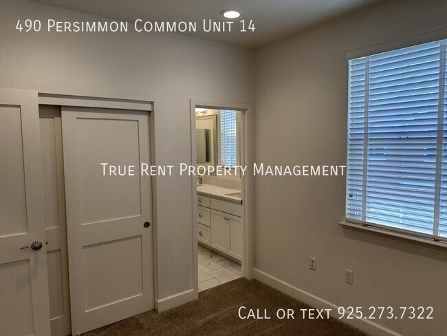 Building Photo - Gorgeous 3 Bed, 2.5 Bath Home in Desirable...