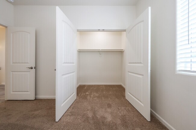 Building Photo - 3732 E Mercedes Ct