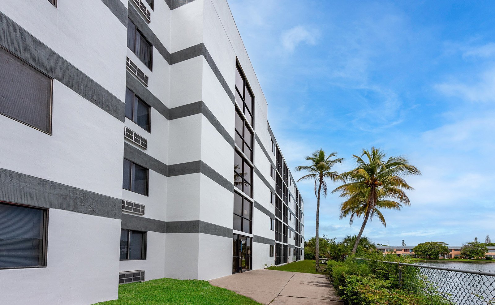 Building Photo - 280 Sierra Dr