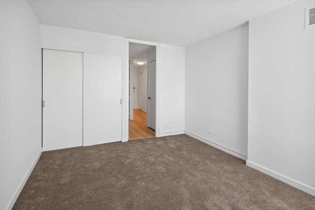 Building Photo - 2728 N Hampden Ct