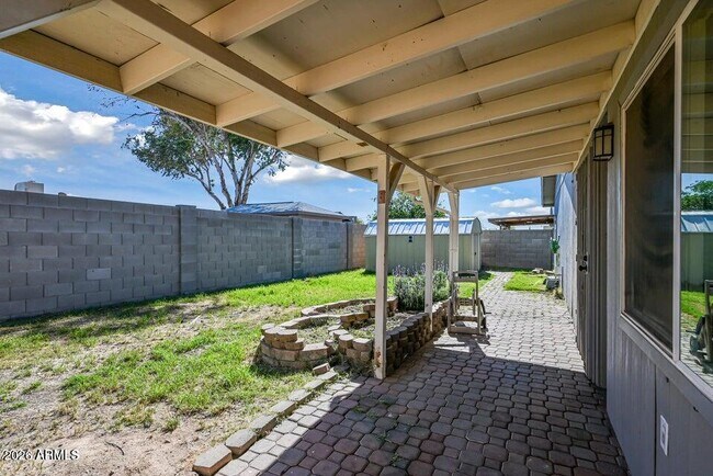 Building Photo - 6133 W Tierra Buena Ln
