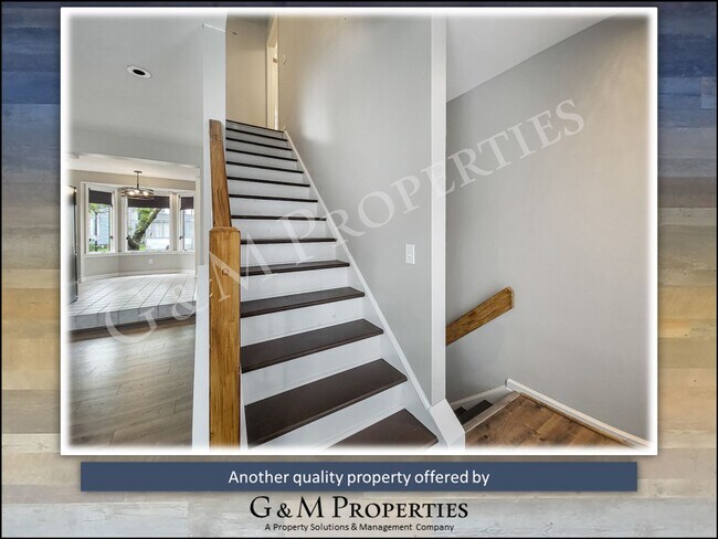 Building Photo - 2-Bd Townhome - On University Avenue!