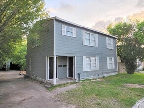 Building Photo - 1108 2nd St N