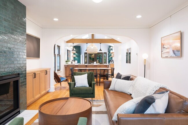 Primary Photo - 2453 4th Ave W