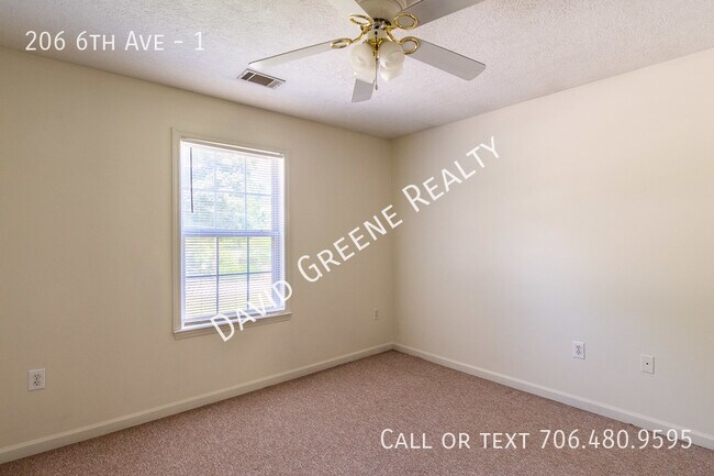 Building Photo - 206 6th Ave