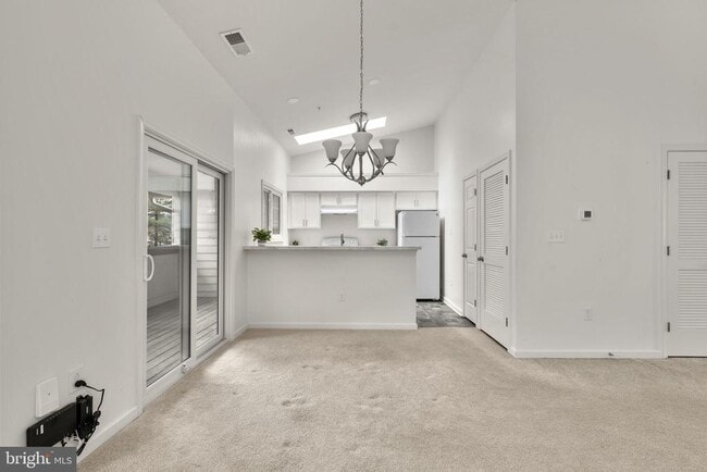 Building Photo - 14225 Jib St