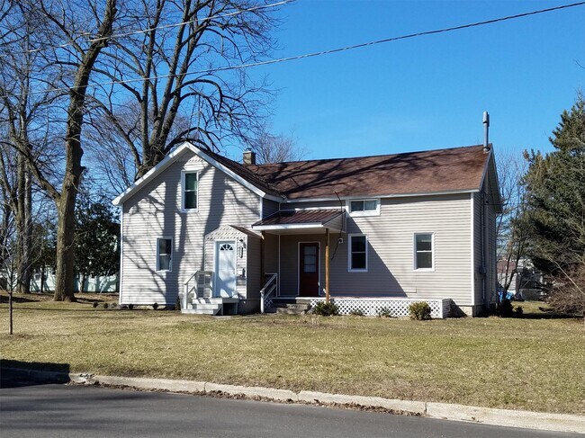 Building Photo - 604 Finley Ave