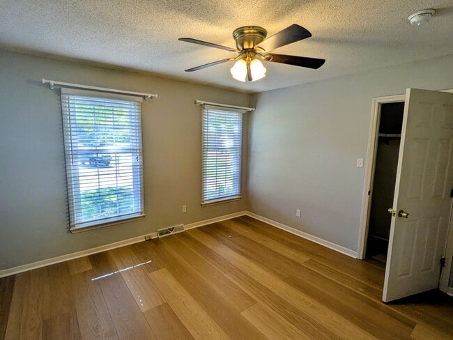 Building Photo - 6913 Crandall Ct