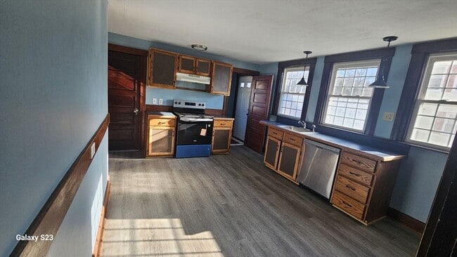 Building Photo - 3 Woodland St