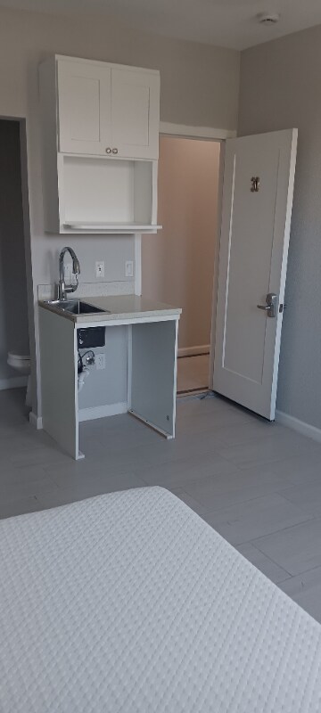 Building Photo - 30 W Beach St