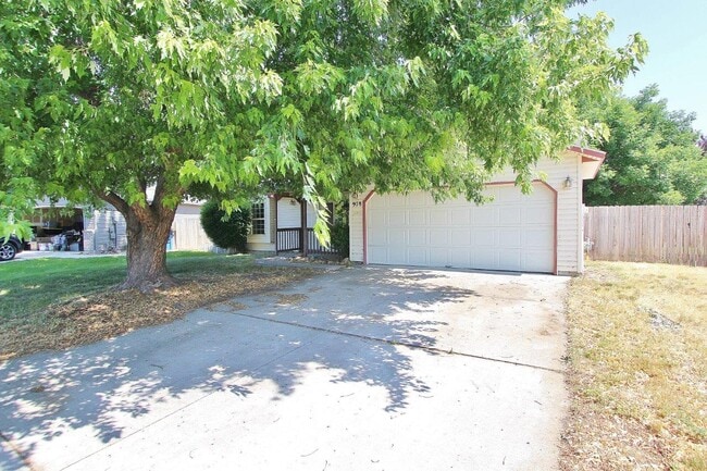 Building Photo - 978 Johnson Dr