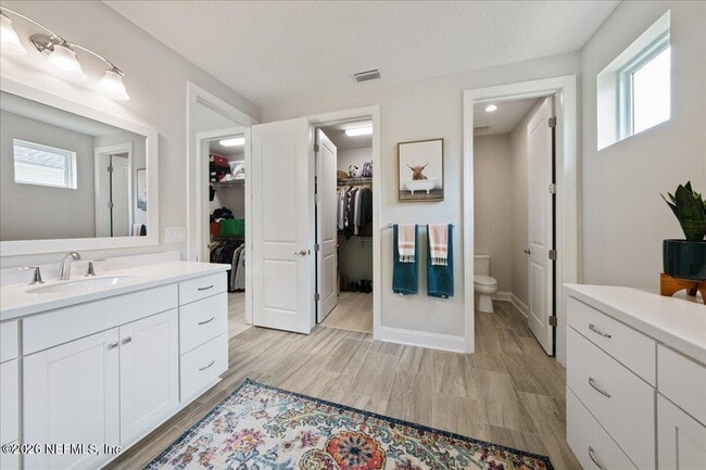 Building Photo - 10300 Silverbrook Trl