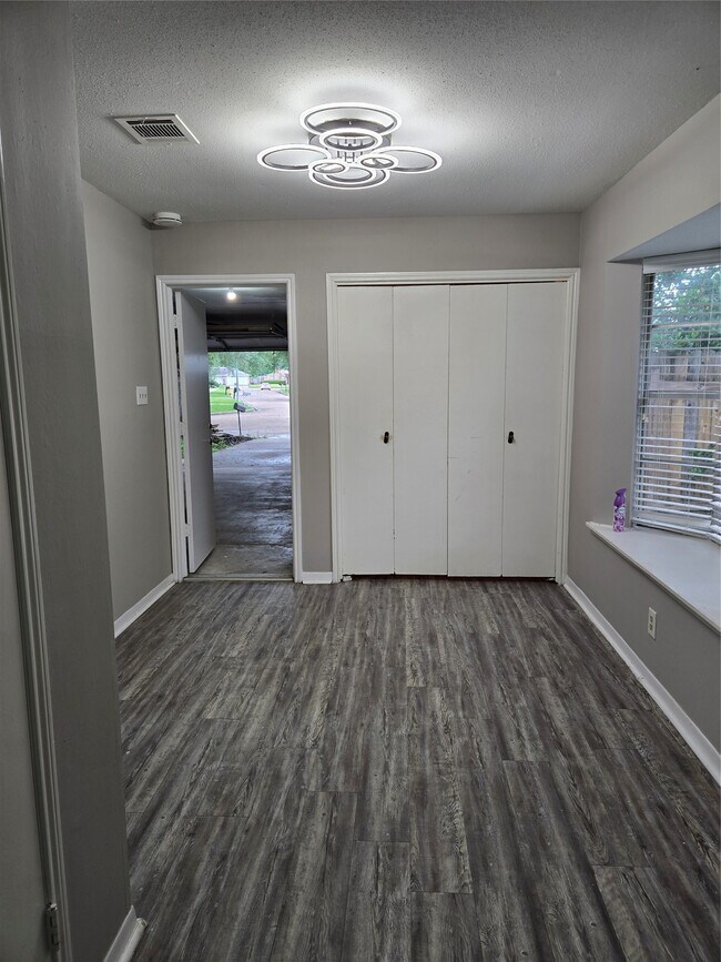 Building Photo - 1903 Riflewood Cir