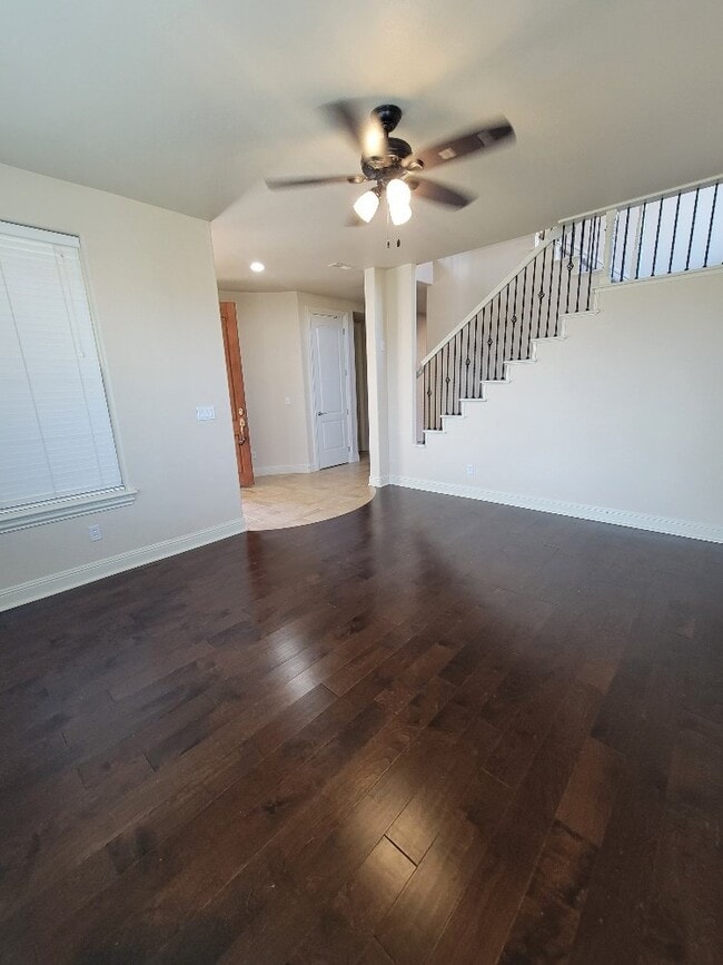Building Photo - Beautiful 5 bedroom home in Empire Ranch
