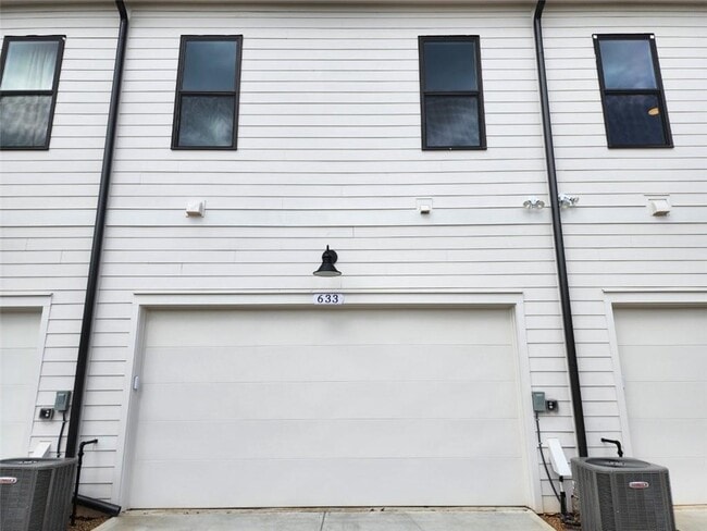 Building Photo - 633 Stickley Oak Way