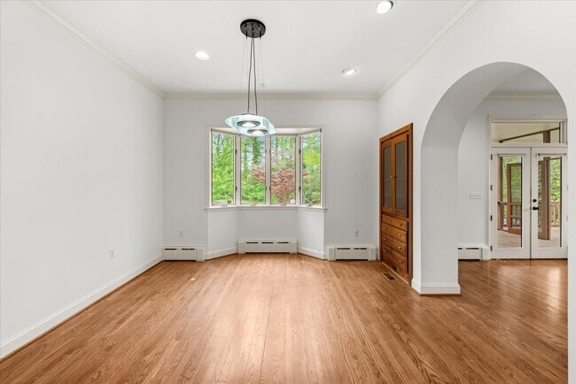 Building Photo - 6013 Selvyn Rd