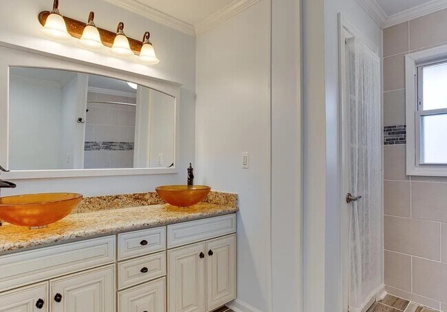 Building Photo - 735 Reckord Rd