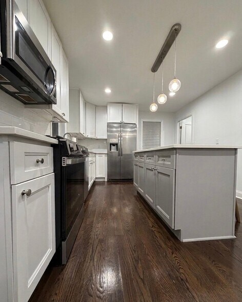 Building Photo - 61 Chestnut St