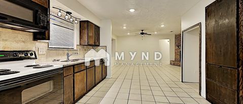 Building Photo - 15226 Flamingo Park