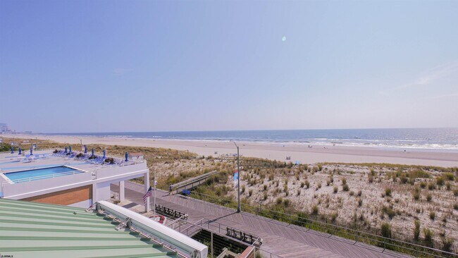 Building Photo - 5208 Boardwalk