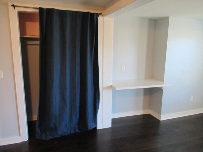 Building Photo - 627 Burson Ave