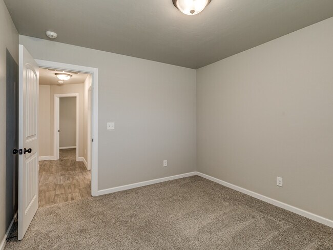 Building Photo - 4505 Black Mesa Ln