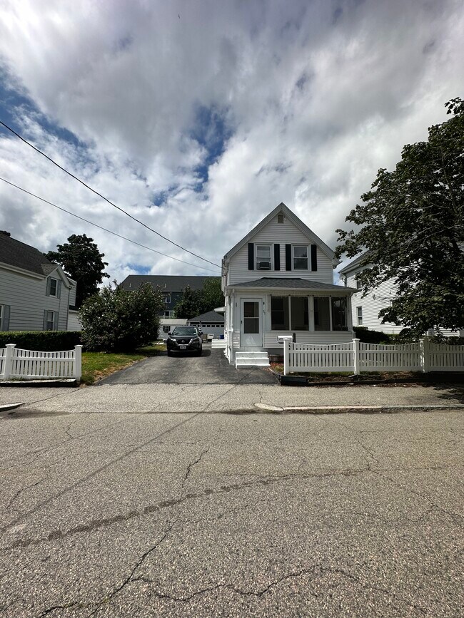 Primary Photo - 51 Rodman St