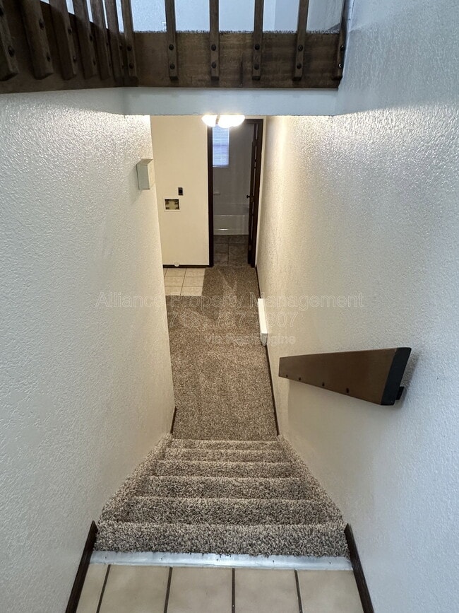 Building Photo - 328 Mt View Ln