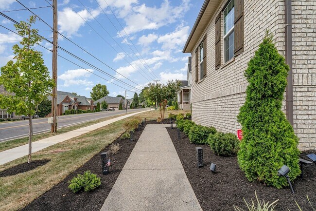 Building Photo - 3427 Earhart Rd