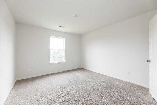 Building Photo - 541 Amberwood Pk Dr