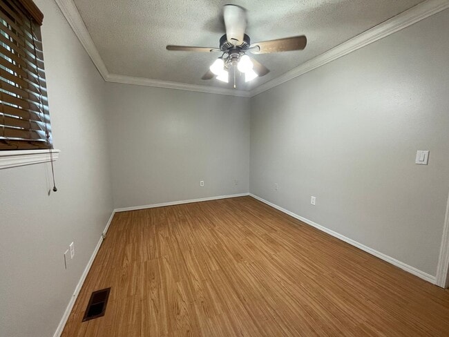Building Photo - Edmond Rental