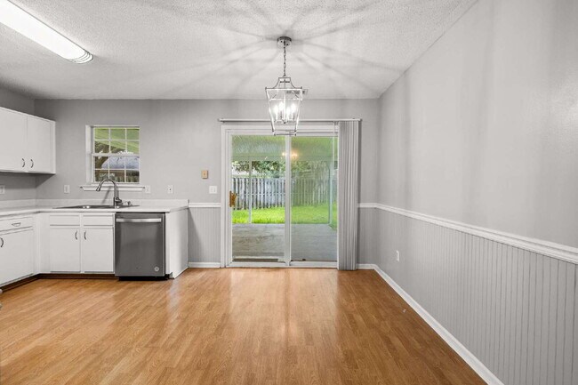 Building Photo - Charming All-Brick Home with Garage & Covered Patio!