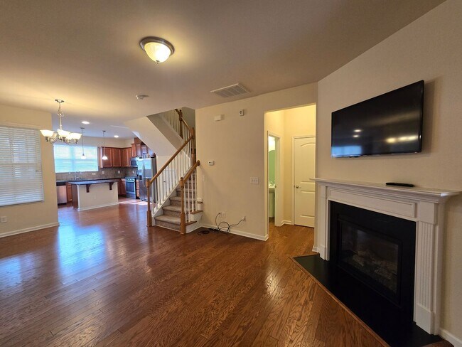 Building Photo - Classic & Comfortable West Durham Townhome with Timeless Design