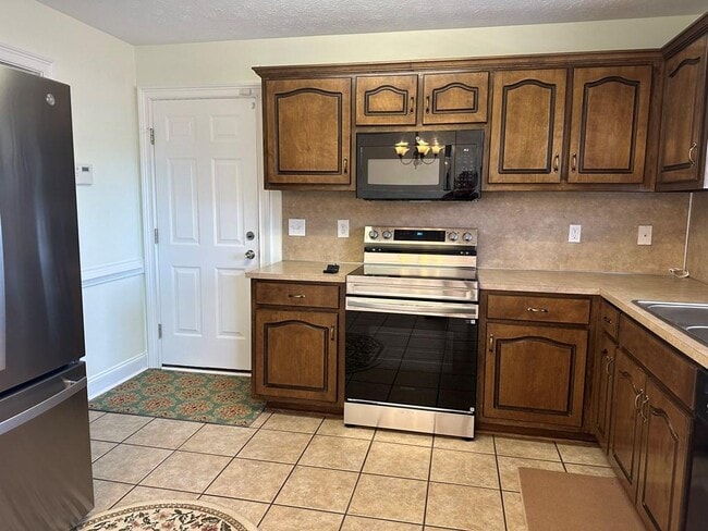 Building Photo - 146 Bluebird Ln