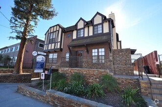 Building Photo - 12352 Burbank Blvd