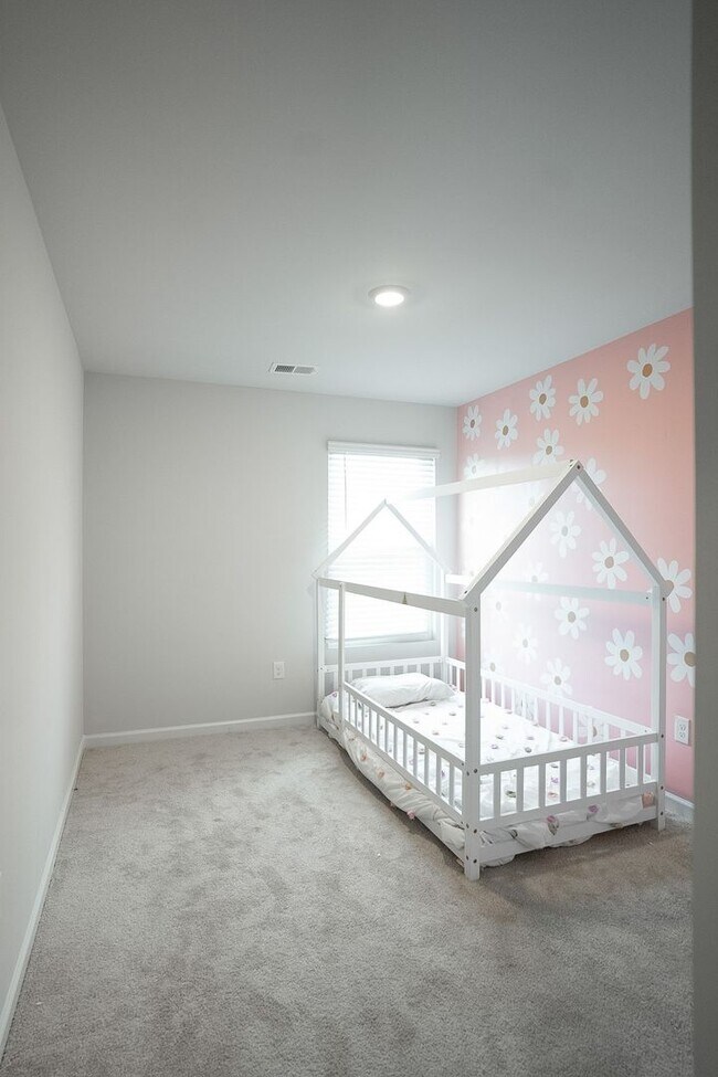 Building Photo - 950 Quaint Parish Cir