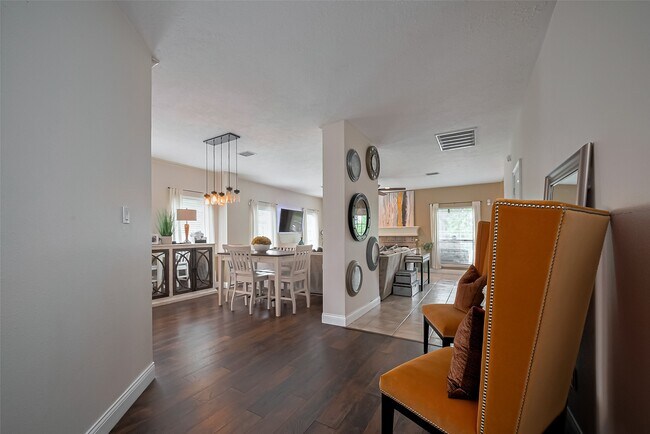 Building Photo - 18914 Hikers Trail Dr