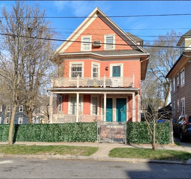 Building Photo - 151 Ivy St