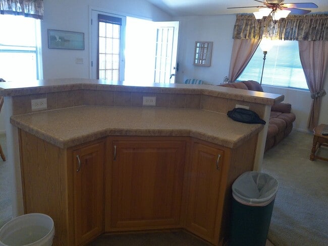 Building Photo - WInter Rental Oct to April 2026