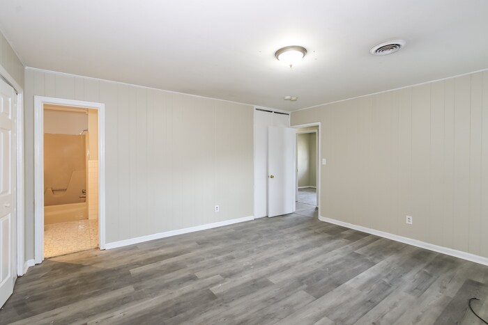 Building Photo - 2250 Darlington Dr