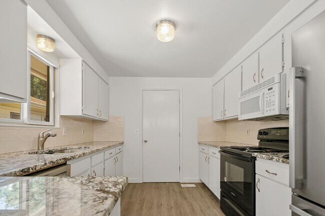 Building Photo - 3 Bedroom home in Eagle with ADU _ Pets We...