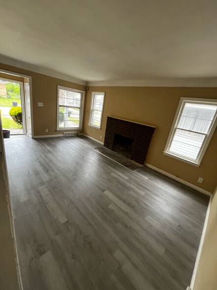 Building Photo - 14027 Tacoma St